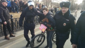 Больше 500 человек задержали во время акции в Москве
