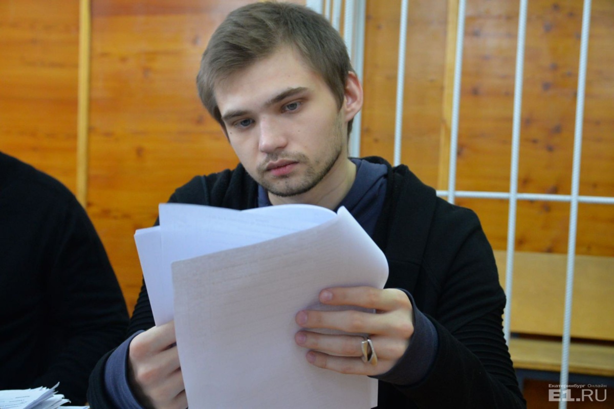 «Почти оправдательный» приговорБлогеру Руслану Соколовскому, ловившему покемонов в храме, дали условный срок