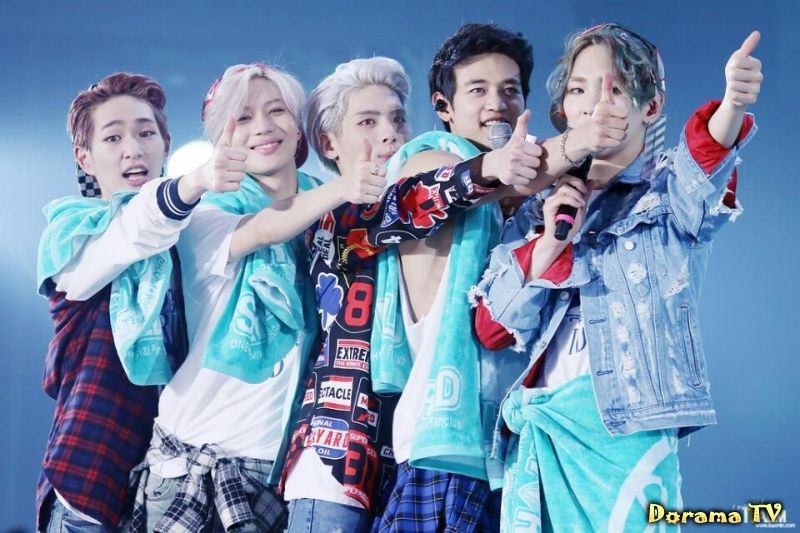 Группа Shinee, где Джонхен являлся главным вокалистом и автором песен