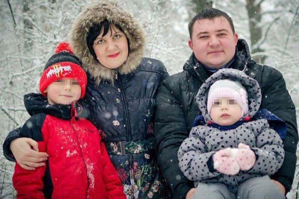 Евгений Москаленко и его семья. В живых остался только 11-летний сын Серёжа, которого отец спас, вытолкнув из окна