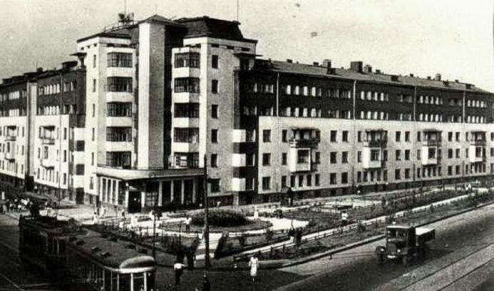 По подсчетам руководиля переноса дома на Садовнической улице, переезд здания оказался на треть дешевле его сноса с учетом переселения жильцов