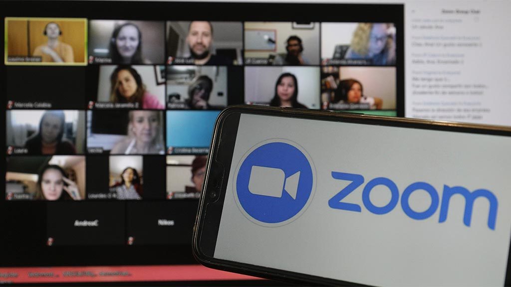 Массовое ZOOMмирование в усладу хакеровДанные аккаунтов и записи звонков тысяч пользователей утекли в сеть