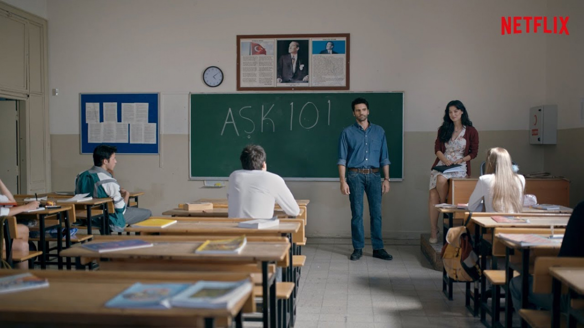 Постер к выходу сериала «Любовь 101» ( источник: Кинопоиск)