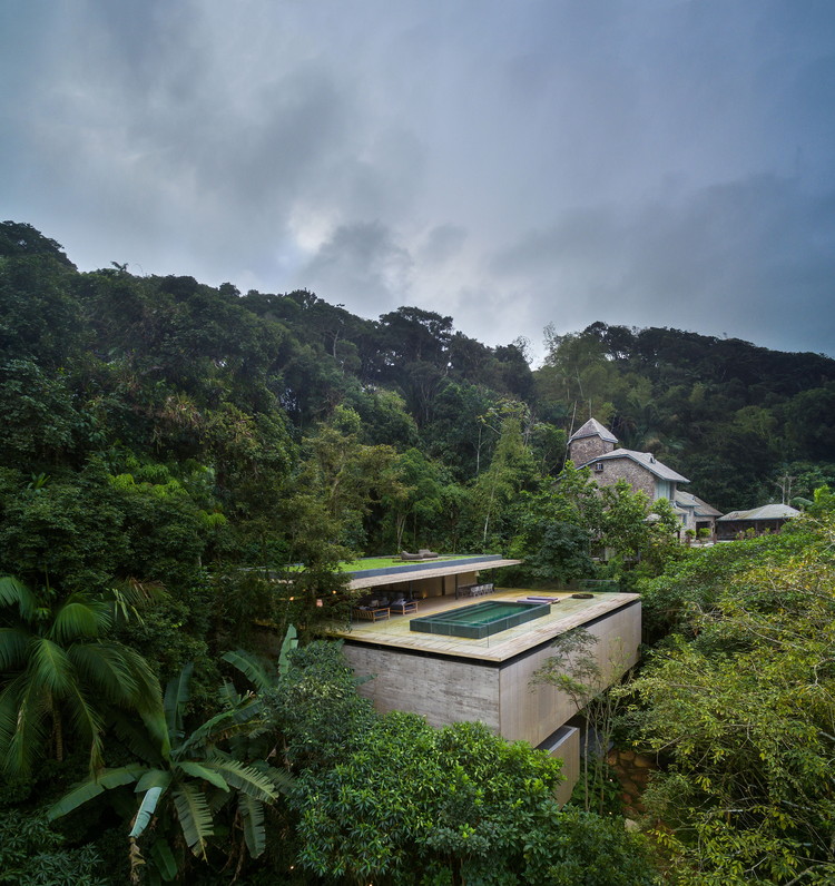Jungle house, Brazil